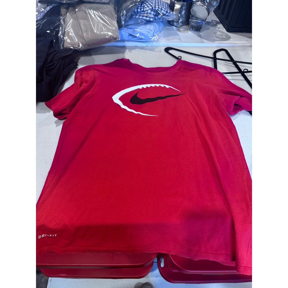 Nike Dri-FIT Mens Large Red Football Swoosh Graphic Athletic Cut T-Shirt 4F16